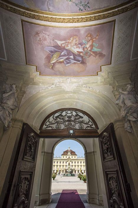 Residenzschloss Ludwigsburg, Blick auf die gegenüberliegende Schlossseite